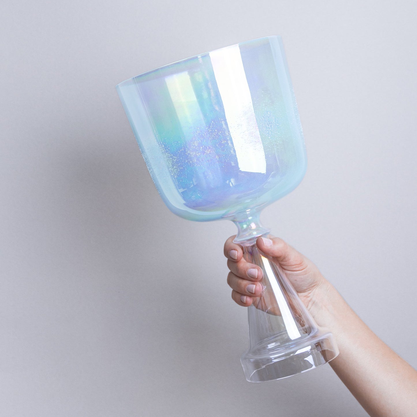 Kristallklangschale DELFIN KRAFTTIER X Mondstein Kelch 432 Hz - 18 cm | AkashaBowls®