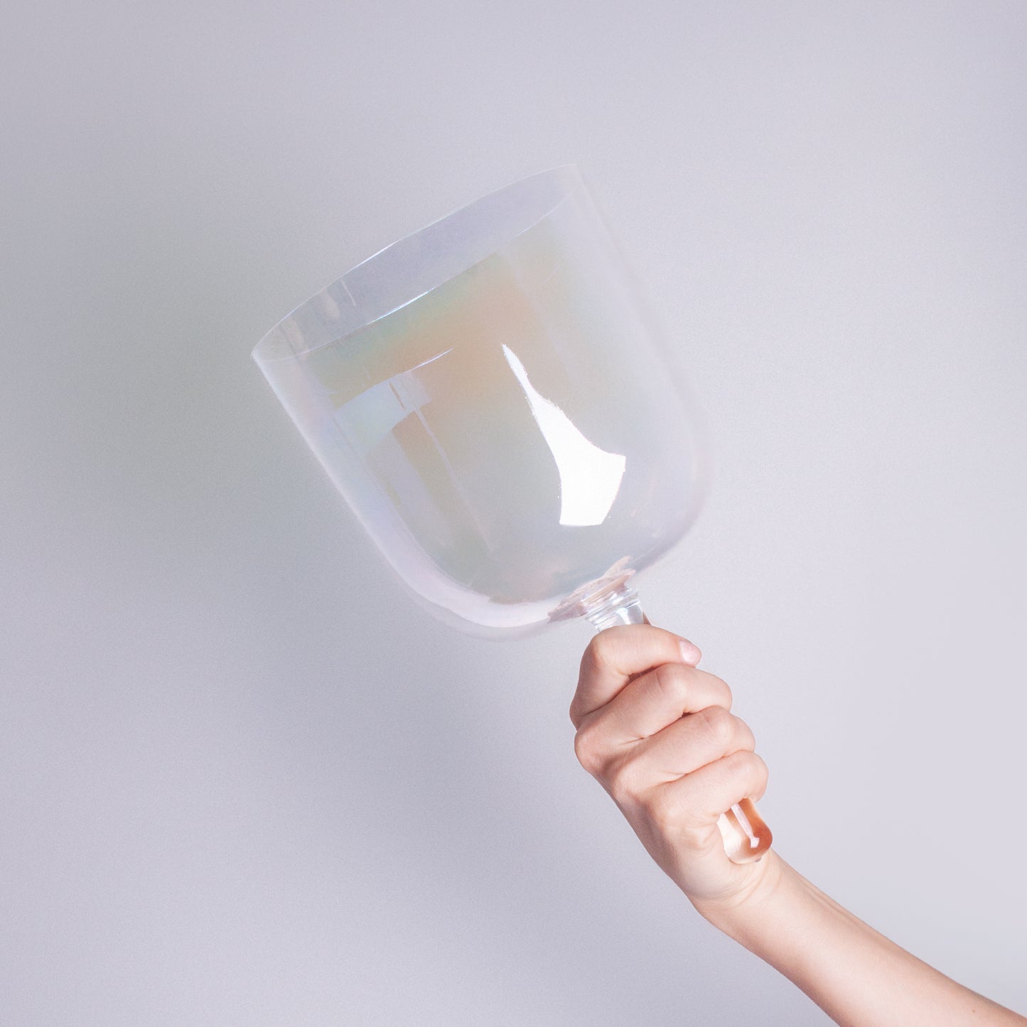 Kristallklangschale TAUBE KRAFTTIER mit Griff 432 Hz - 15 cm | AkashaBowls®
